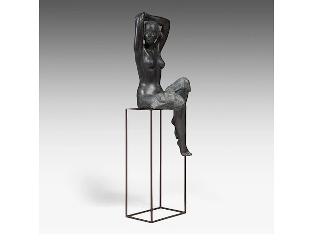 Myriam eyckens (1938), 'wake up', bronze sculpture on a metal stand 142 x 35 x 43 cm. (55.90 x 13.77 x 16.92 in.) - afbeelding 1 van  22