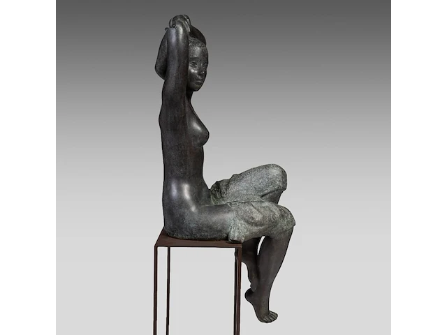Myriam eyckens (1938), 'wake up', bronze sculpture on a metal stand 142 x 35 x 43 cm. (55.90 x 13.77 x 16.92 in.) - afbeelding 15 van  22