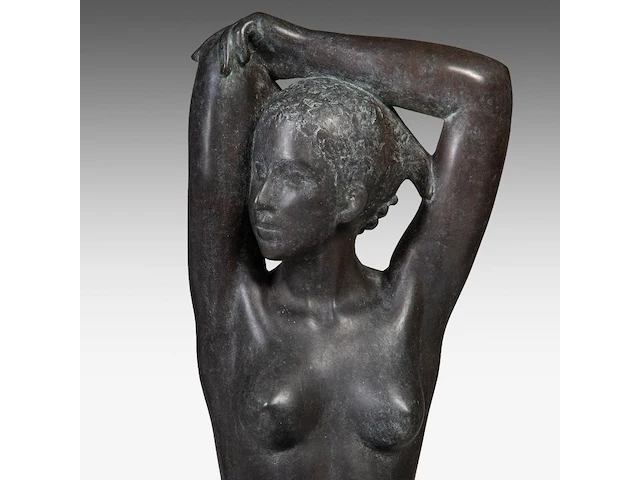 Myriam eyckens (1938), 'wake up', bronze sculpture on a metal stand 142 x 35 x 43 cm. (55.90 x 13.77 x 16.92 in.) - afbeelding 21 van  22