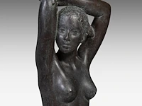 Myriam eyckens (1938), 'wake up', bronze sculpture on a metal stand 142 x 35 x 43 cm. (55.90 x 13.77 x 16.92 in.) - afbeelding 22 van  22