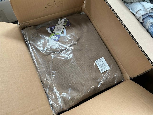 Mz72 diverse teesets, gilets en truien (ca. 39x) - afbeelding 2 van  2