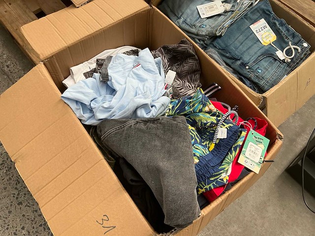 Mz72 en t-traxx diverse shorten (ca. 68x) - afbeelding 9 van  10