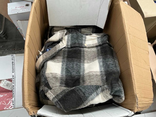 Mz72 partij dameskledij - afbeelding 2 van  10