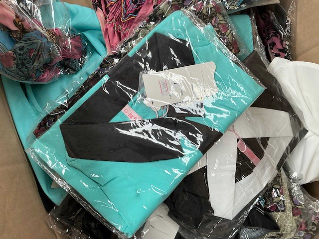 Mz72 partij dameskledij - afbeelding 9 van  10