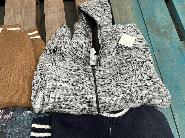 Mz72, the wild stream en t-traxx diverse vesten (ca. 20x) - afbeelding 3 van  5