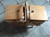 Naaibox met inhoud - afbeelding 4 van  4