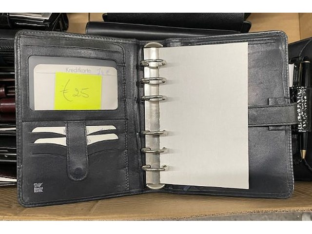 Naaidozen, pedicuretasjes, notitieboeken - afbeelding 3 van  13