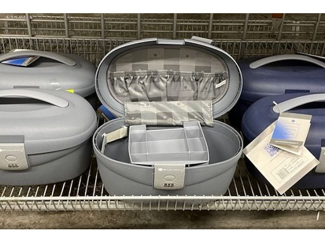 Naaidozen, pedicuretasjes, notitieboeken - afbeelding 6 van  13