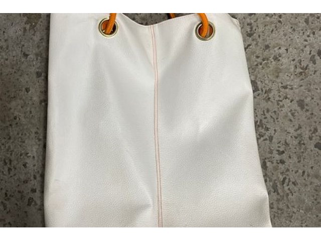 Naaidozen, pedicuretasjes, notitieboeken - afbeelding 12 van  13