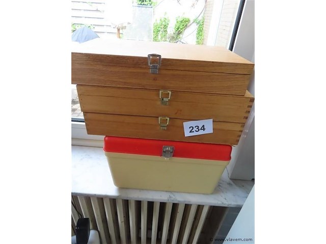 Naaikistje en 3 houten koffertjes - afbeelding 1 van  3