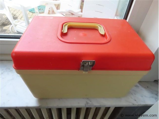 Naaikistje en 3 houten koffertjes - afbeelding 2 van  3
