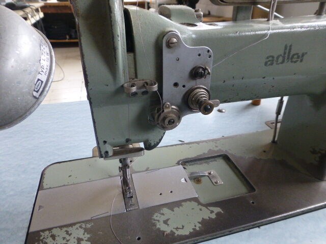 Naaimachine adler - afbeelding 3 van  5