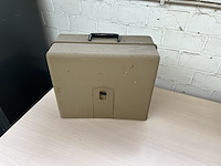 Naaimachine en schrijfmachine - afbeelding 4 van  4