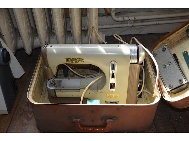 Naaimachine pax uv73-s in koffer, naaimachine toyota ex490 - afbeelding 2 van  9