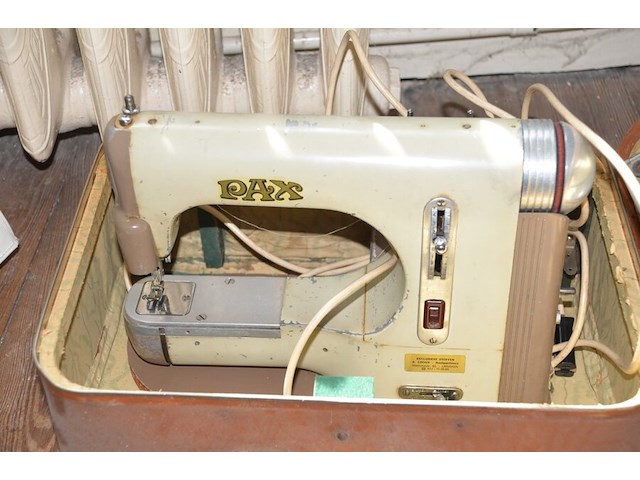 Naaimachine pax uv73-s in koffer, naaimachine toyota ex490 - afbeelding 3 van  9