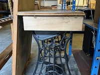 Naaimachine tafel - afbeelding 1 van  11
