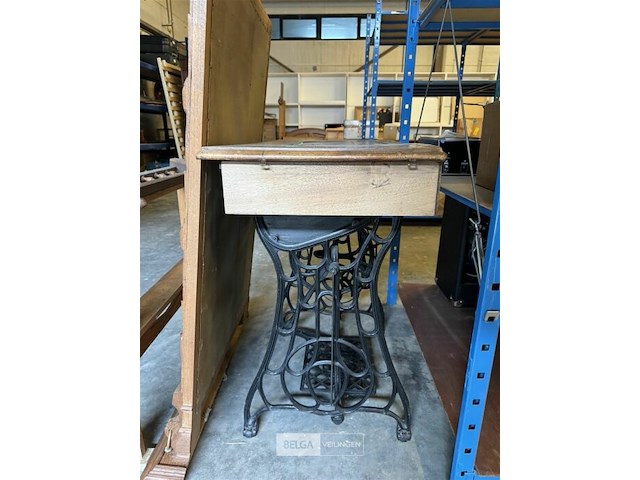 Naaimachine tafel - afbeelding 4 van  11