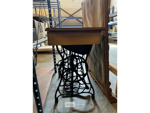 Naaimachine tafel - afbeelding 7 van  11