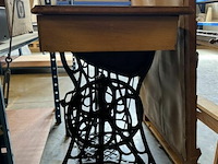 Naaimachine tafel - afbeelding 8 van  11