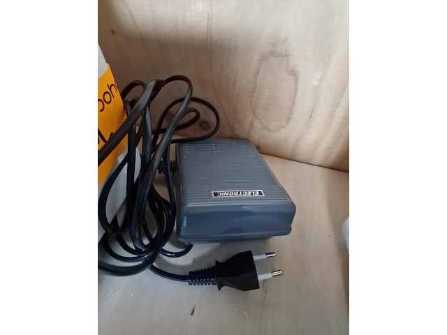 Naaimachines en toebehoren - afbeelding 2 van  18