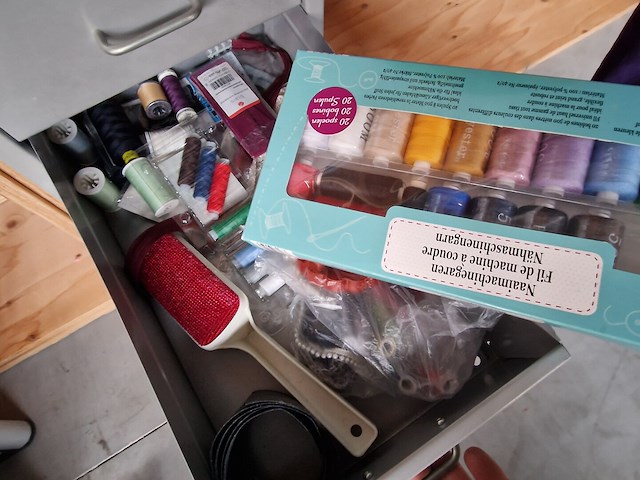 Naaimachines en toebehoren - afbeelding 7 van  18