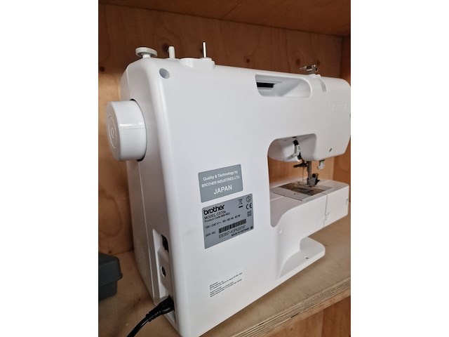 Naaimachines en toebehoren - afbeelding 12 van  18