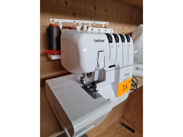 Naaimachines en toebehoren - afbeelding 16 van  18