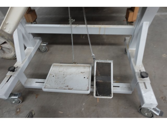 Naaitafel + stoel - afbeelding 5 van  5