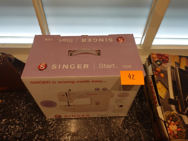 Naaitoestel singer - afbeelding 2 van  4
