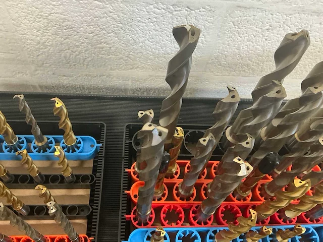 Nachi en gühring assortiment hssco en poederstaal boren met inwendige koelingsgaten - afbeelding 3 van  7