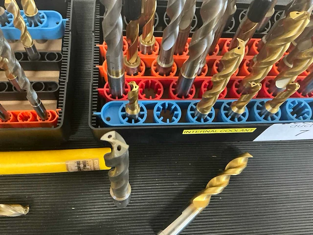 Nachi en gühring assortiment hssco en poederstaal boren met inwendige koelingsgaten - afbeelding 5 van  7