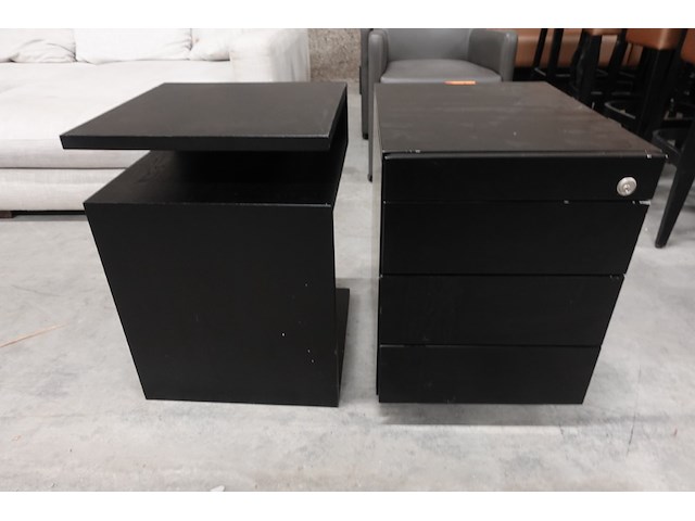 Nachtkastje + bijzettafel - afbeelding 1 van  6