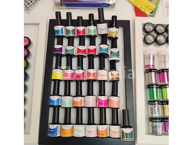 Nagelkolf: nail art & uv/led gels • 240 ref. • waarde 3526 € - afbeelding 14 van  14