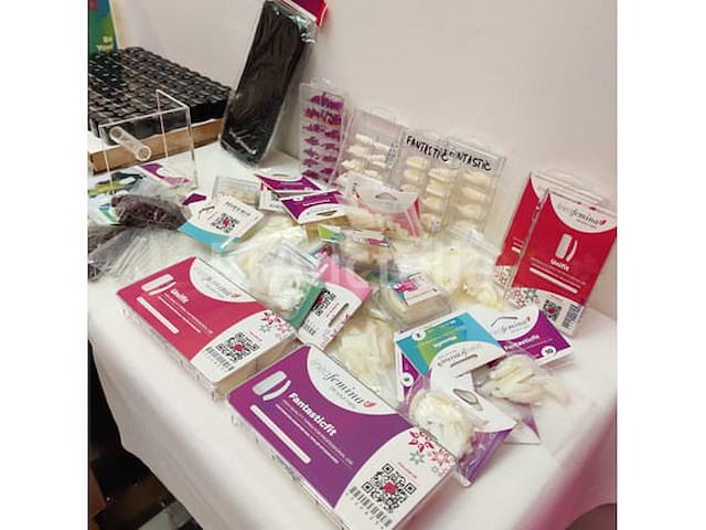Nagelkolf: nail art & uv/led-gels • 242 ref. • waarde 3546€ - afbeelding 3 van  14