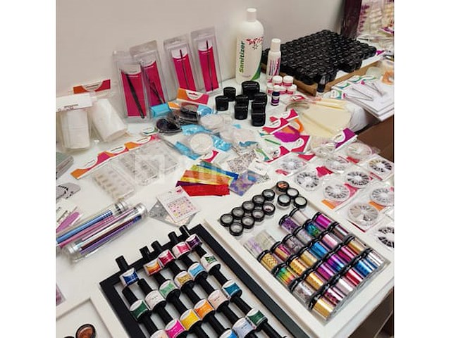 Nagelkolf: nail art & uv/led-gels • 242 ref. • waarde 3546€ - afbeelding 10 van  14