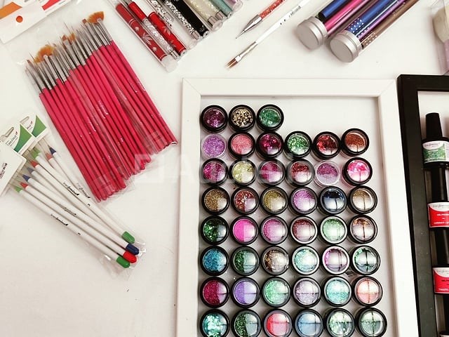 Nagelkolf: nail art & uv/led gels • 243 ref. • waarde 3467 € - afbeelding 5 van  14