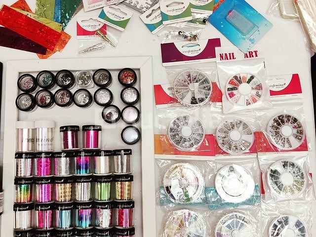 Nagelkolf: nail art & uv/led gels • 243 ref. • waarde 3467 € - afbeelding 6 van  14
