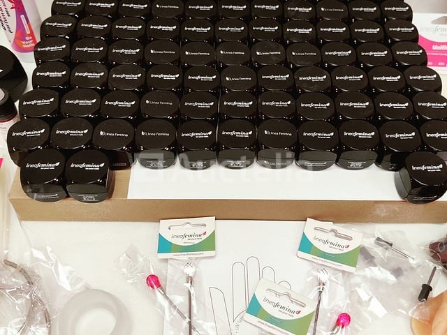 Nagelkolf: nail art & uv/led gels • 243 ref. • waarde 3467 € - afbeelding 11 van  14