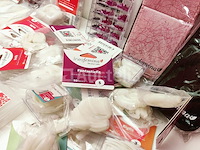 Nagelkolf: nail art & uv/led gels • 243 ref. • waarde 3467 € - afbeelding 13 van  14