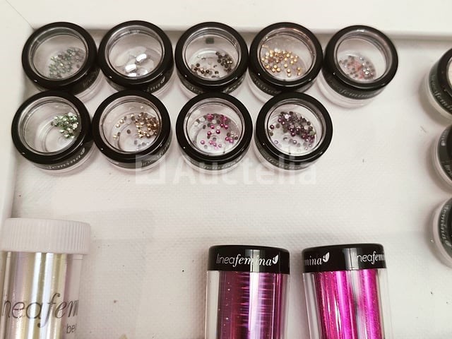 Nagelkolf: nail art & uv/led-gels • 244 ref. • waarde 3516 € - afbeelding 2 van  17