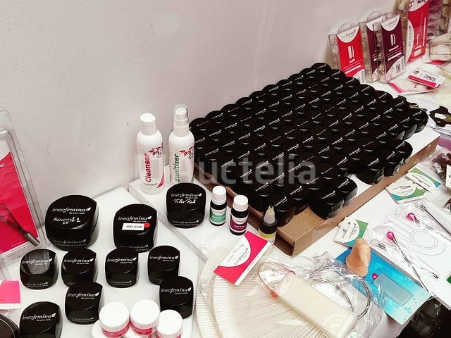 Nagelkolf: nail art & uv/led-gels • 244 ref. • waarde 3516 € - afbeelding 13 van  17