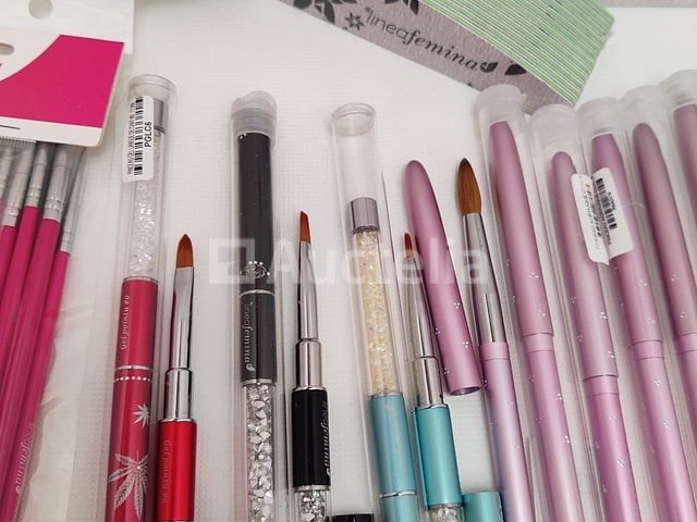Nagelkolf: nail art & uv/led-gels • 390 items • 245 ref. - afbeelding 1 van  15