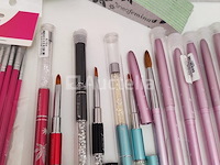 Nagelkolf: nail art & uv/led-gels • 390 items • 245 ref. - afbeelding 1 van  15