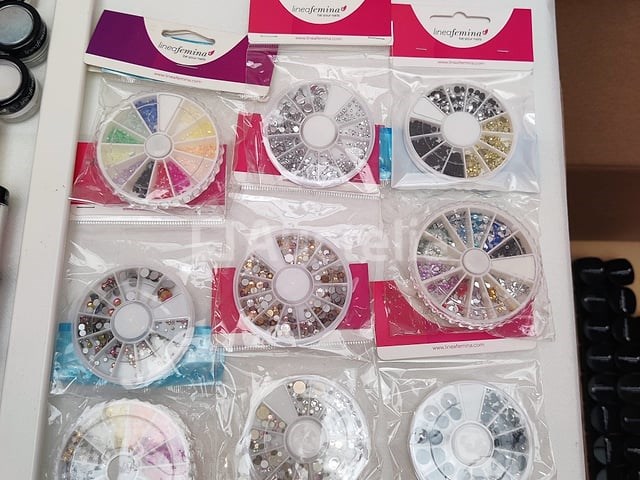 Nagelkolf: nail art & uv/led-gels • 390 items • 245 ref. - afbeelding 10 van  15