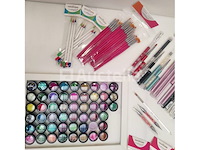 Nagelmateriaal: nail art & uv/led gels • 235 ref. • waarde 3423€ - afbeelding 4 van  17