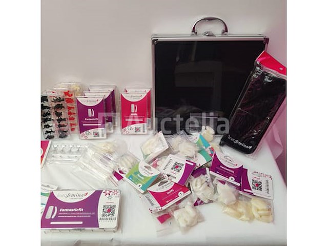 Nagelmateriaal: nail art & uv/led gels • 235 ref. • waarde 3423€ - afbeelding 10 van  17