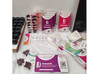 Nagelmateriaal: nail art & uv/led gels • 235 ref. • waarde 3423€ - afbeelding 12 van  17