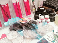 Nagelmateriaal: nail art & uv/led-gels • 244 ref. • waarde 3494 € - afbeelding 7 van  14