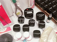 Nagelmateriaal: nail art & uv/led-gels • 244 ref. • waarde 3494 € - afbeelding 11 van  14