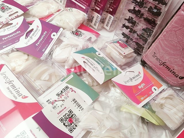 Nagelmateriaal: nail art & uv/led-gels • 244 ref. • waarde 3494 € - afbeelding 12 van  14